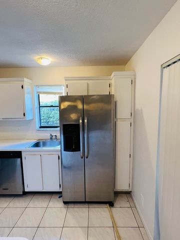 7482 E Courtyard Run E E, Boca Raton, FL 33433