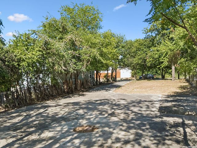 1121 N Olive Street, San Antonio, TX 78202