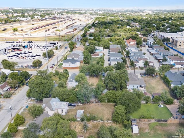 1121 N Olive Street, San Antonio, TX 78202