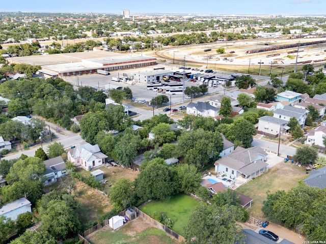 1121 N Olive Street, San Antonio, TX 78202