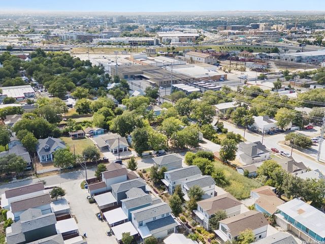 1121 N Olive Street, San Antonio, TX 78202