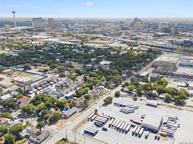 1121 N Olive Street, San Antonio, TX 78202