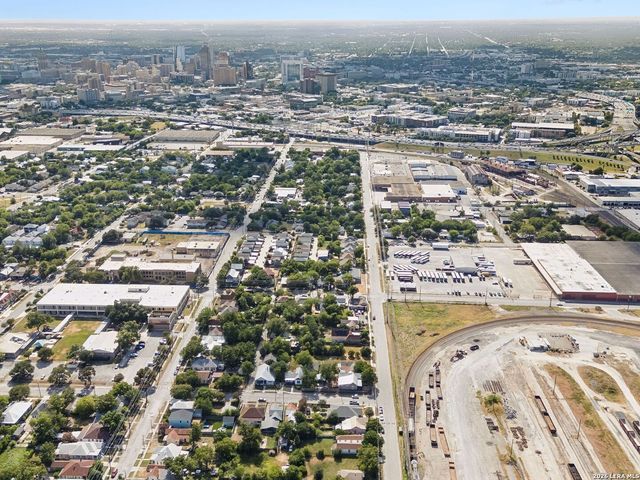 1121 N Olive Street, San Antonio, TX 78202