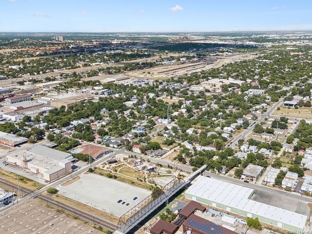 1121 N Olive Street, San Antonio, TX 78202
