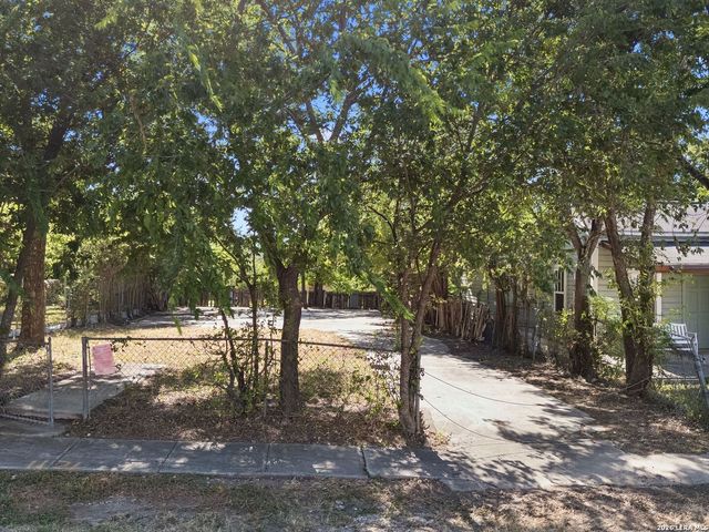 1121 N Olive Street, San Antonio, TX 78202