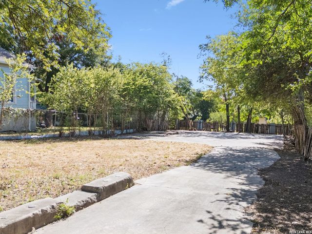 1121 N Olive Street, San Antonio, TX 78202