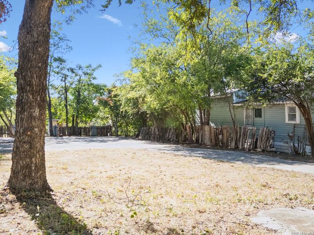 1121 N Olive Street, San Antonio, TX 78202