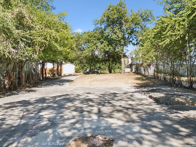 1121 N Olive Street, San Antonio, TX 78202
