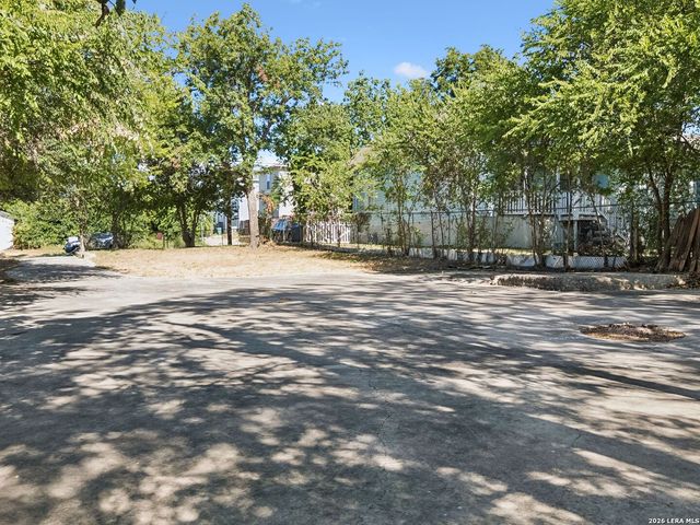1121 N Olive Street, San Antonio, TX 78202