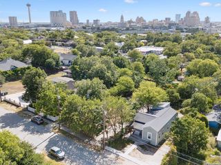 1121 N Olive Street, San Antonio, TX 78202