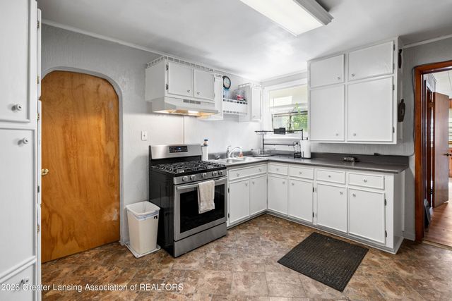 332 N Sheldon Street, Charlotte, MI 48813