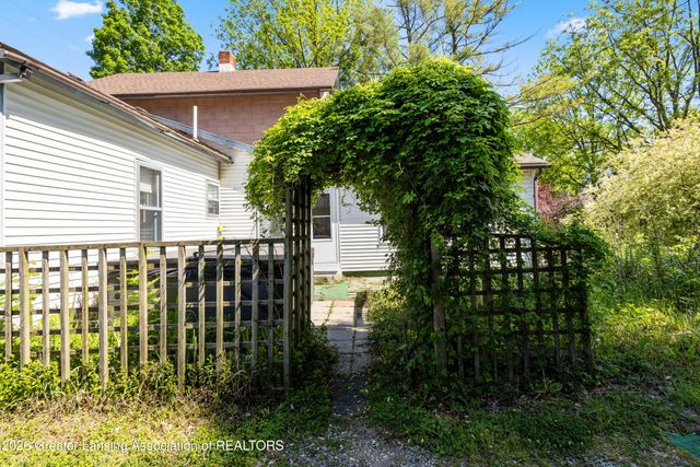 332 N Sheldon Street, Charlotte, MI 48813