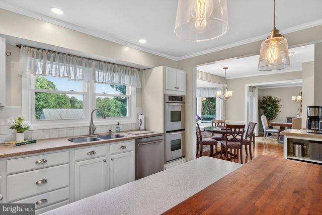 313 FAULKNER DR, Lancaster, PA 17601
