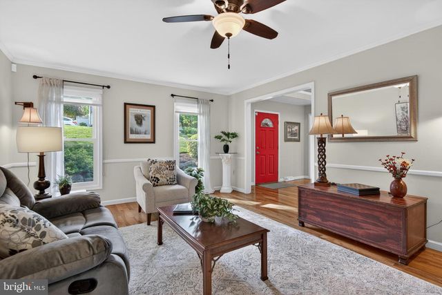 313 FAULKNER DR, Lancaster, PA 17601