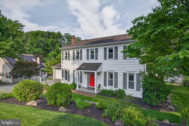 313 FAULKNER DR, Lancaster, PA 17601