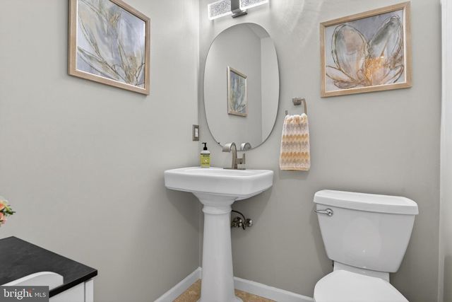 313 FAULKNER DR, Lancaster, PA 17601