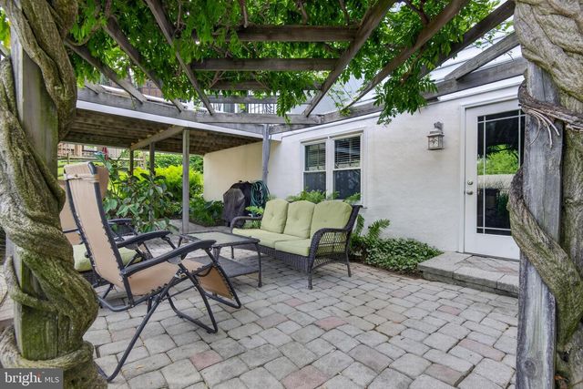 313 FAULKNER DR, Lancaster, PA 17601