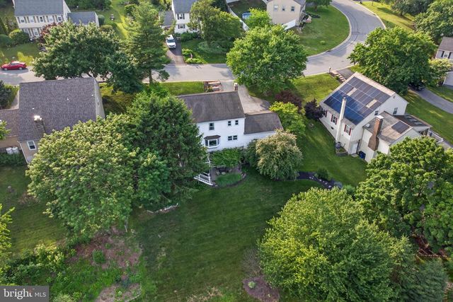 313 FAULKNER DR, Lancaster, PA 17601