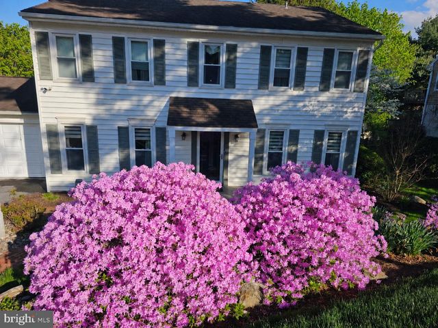 313 FAULKNER DR, Lancaster, PA 17601
