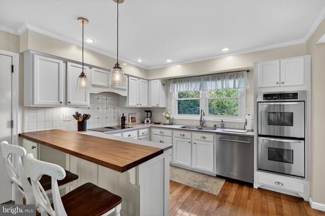 313 FAULKNER DR, Lancaster, PA 17601