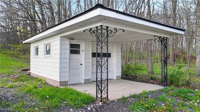 2382 Warren Burton Road, Southington, OH 44470