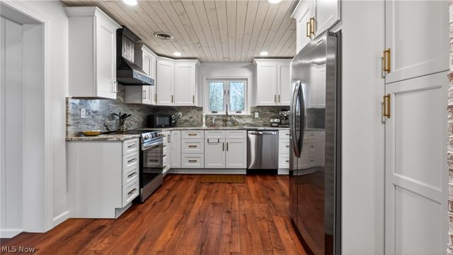 2382 Warren Burton Road, Southington, OH 44470
