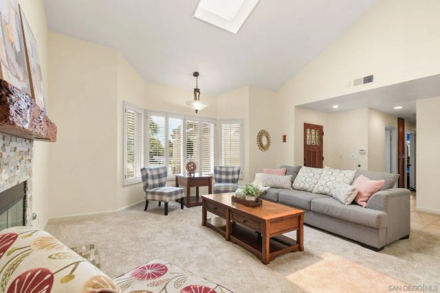 11762 Calle Vivienda, San Diego, CA 92128