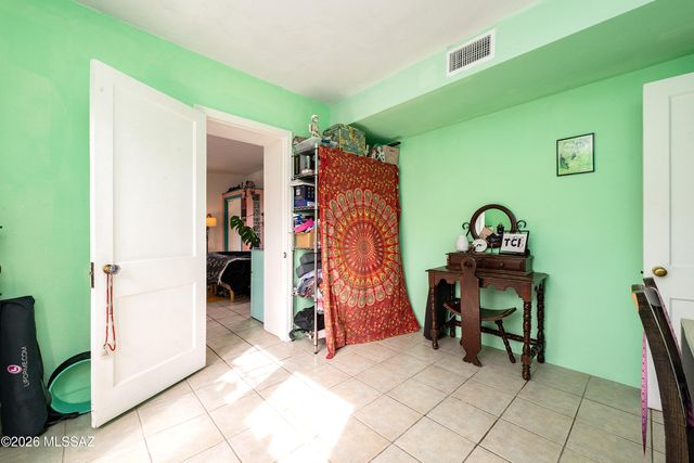 1317 N Dodge Boulevard, Tucson, AZ 85716