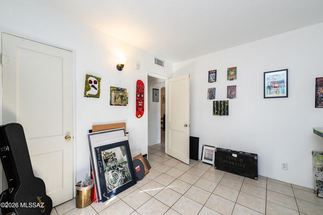 1317 N Dodge Boulevard, Tucson, AZ 85716