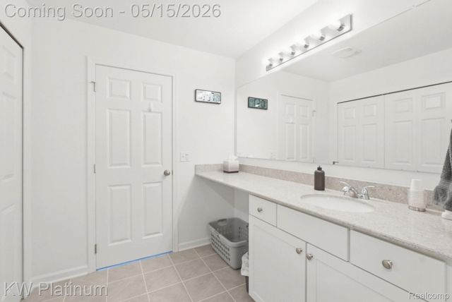 51743 Water Mark Drive, Macomb Township, MI 48042