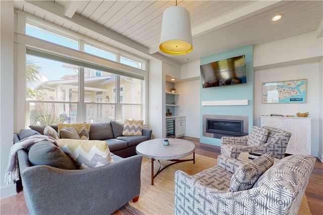 600 Center Square N 1, Port Aransas, TX 78373