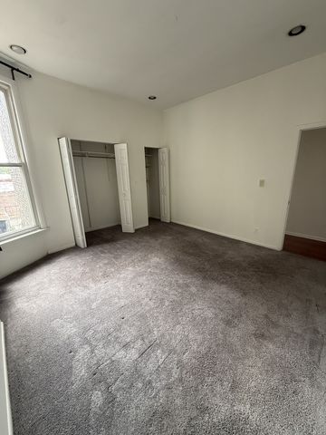 2717 W Congress Parkway 2, Chicago, IL 60612
