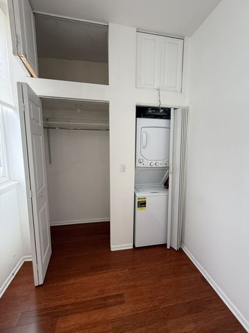 2717 W Congress Parkway 2, Chicago, IL 60612
