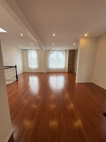 2717 W Congress Parkway 2, Chicago, IL 60612