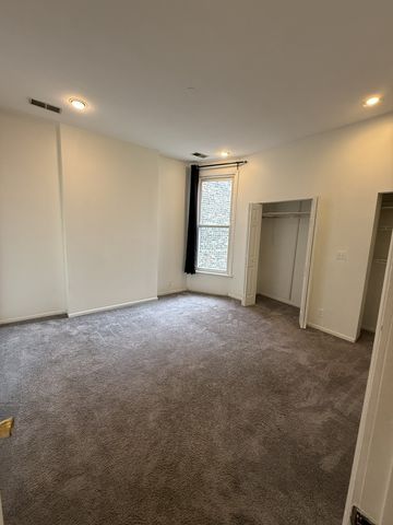 2717 W Congress Parkway 2, Chicago, IL 60612