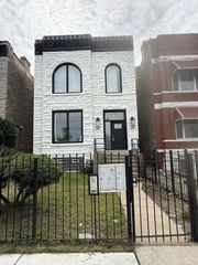 2717 W Congress Parkway 2, Chicago, IL 60612
