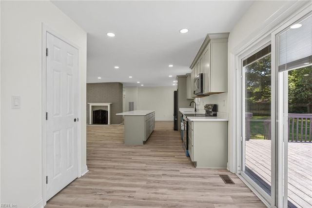 3733 Virginius DR, Virginia Beach, VA 23452