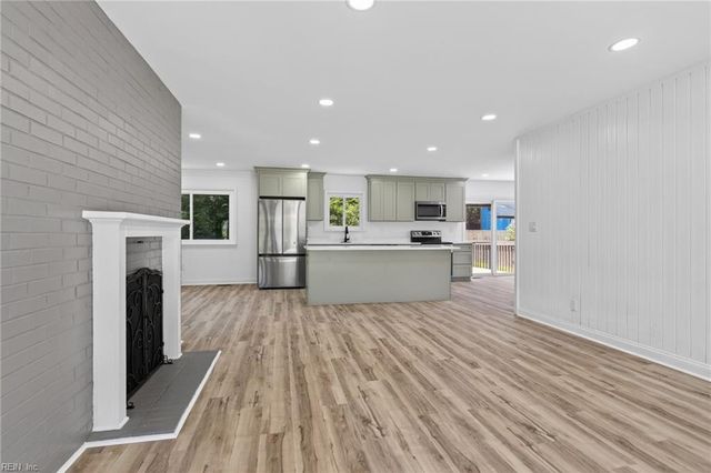 3733 Virginius DR, Virginia Beach, VA 23452