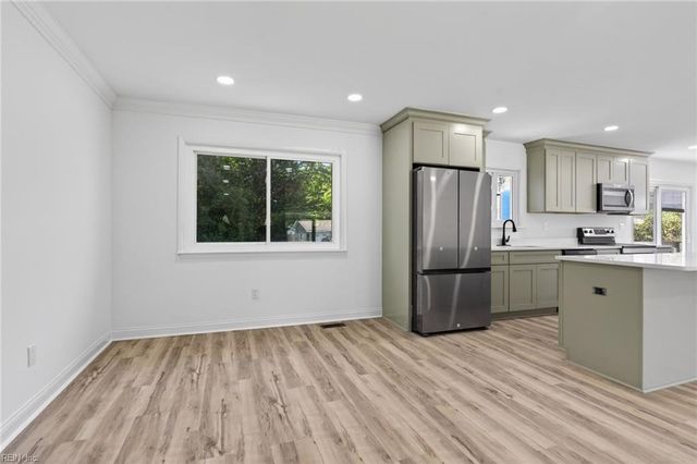 3733 Virginius DR, Virginia Beach, VA 23452