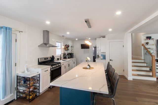16 Thayer Street, Worcester, MA 01603