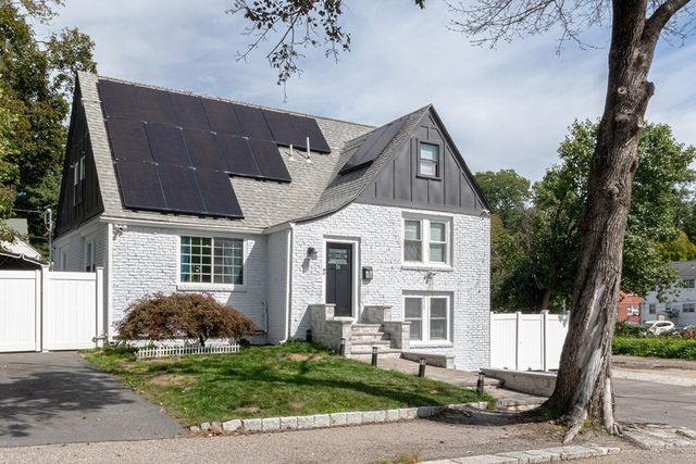 16 Thayer Street, Worcester, MA 01603