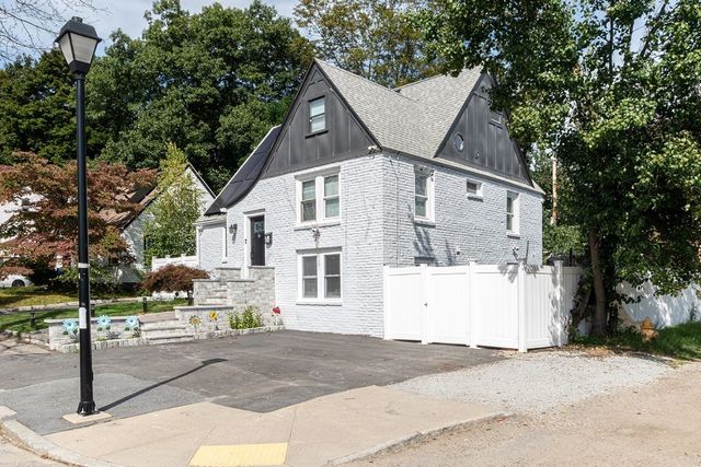 16 Thayer Street, Worcester, MA 01603