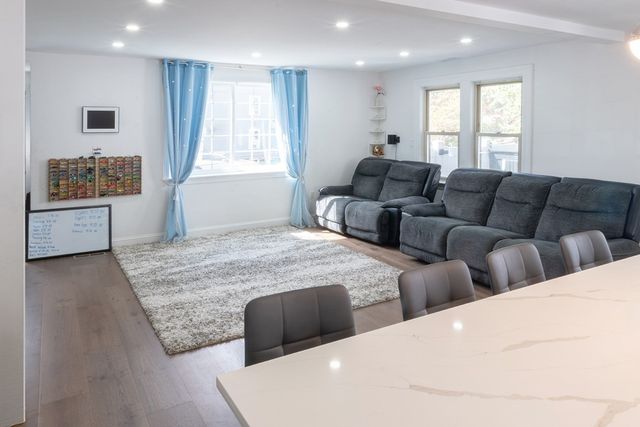 16 Thayer Street, Worcester, MA 01603