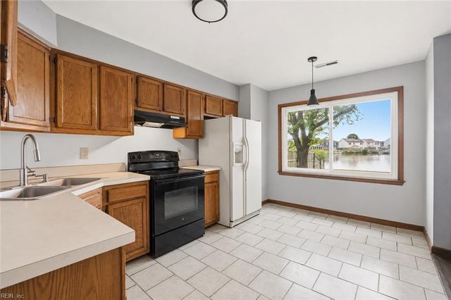 1873 Haviland DR, Virginia Beach, VA 23454