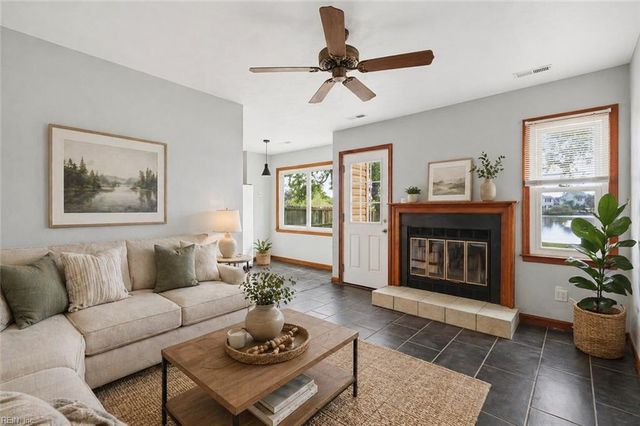 1873 Haviland DR, Virginia Beach, VA 23454