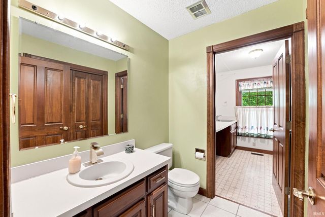 6409 Post Road, Fort Wayne, IN 46814