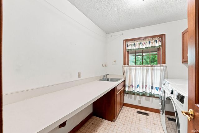 6409 Post Road, Fort Wayne, IN 46814