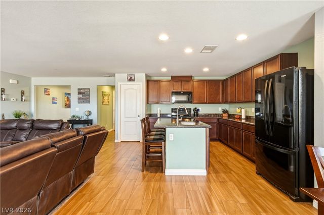 3940 East Gunnison Avenue, Pahrump, NV 89061