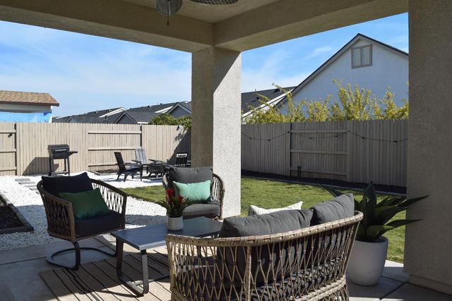 2064 Longmire Loop, Roseville, CA 95747