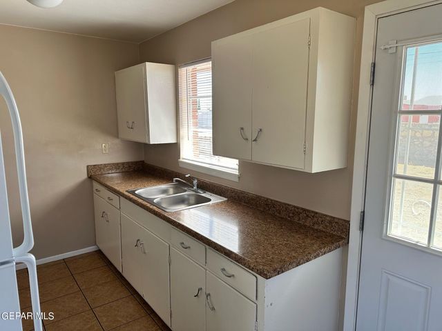 5732 ARROWHEAD Drive, El Paso, TX 79924